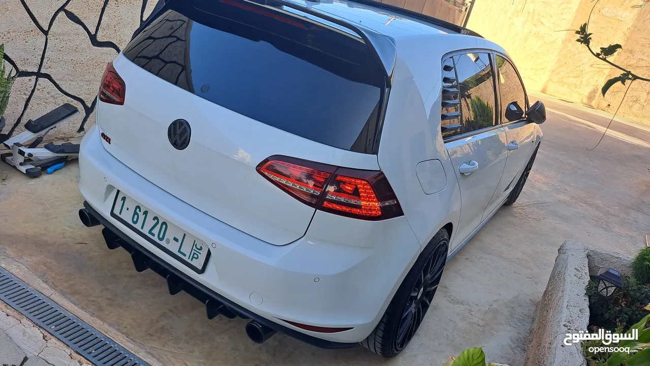 لحق اااذا بتلحق بسبب السفر جولف gti mk7 2015  بسسس على 79 الف ككاااش فقط