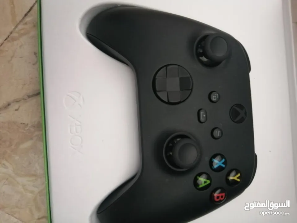 XBOX controller  with rechargeable battery