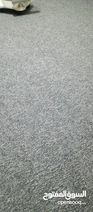 موكيت لون سكني مقاسه 4*4 عدد 3 نظيف جدا بسعر طري قابل للتفاوض اقرأ الوصف