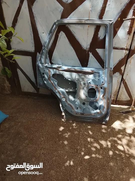 باب هوندا crv 1 جيب موديل 2004 مضروب للبيع