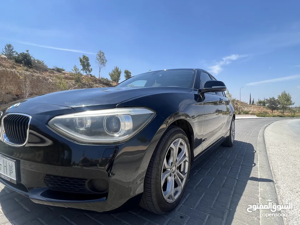 سيارة بي ام دبليو المانية من طراز BMW116i موديل 2016 \ ترخيص 2015 امكانية البيع دفعة وشيكات للجديين