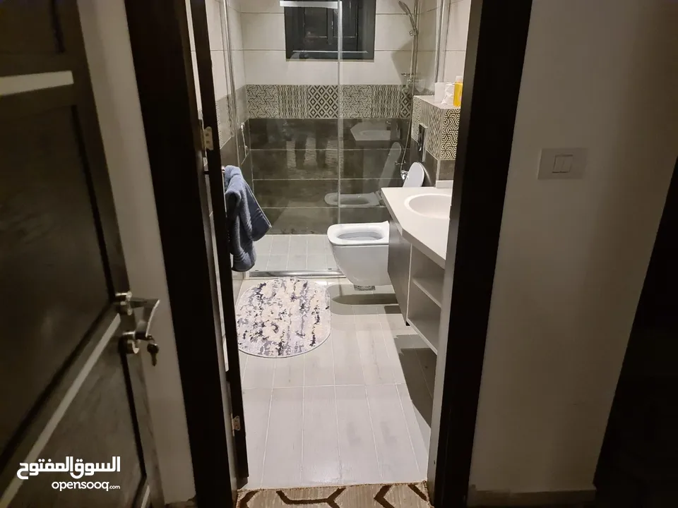 شقة مفروشة بحالة ممتازة تشطيب شخصي