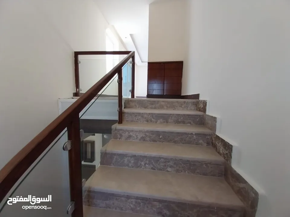 روف دوبليكس للأيجار ( جزء من فيلا ) ( Property 38746 )-175034672