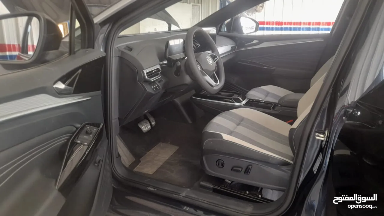Volkswagen ID4 PURE+ للبيع