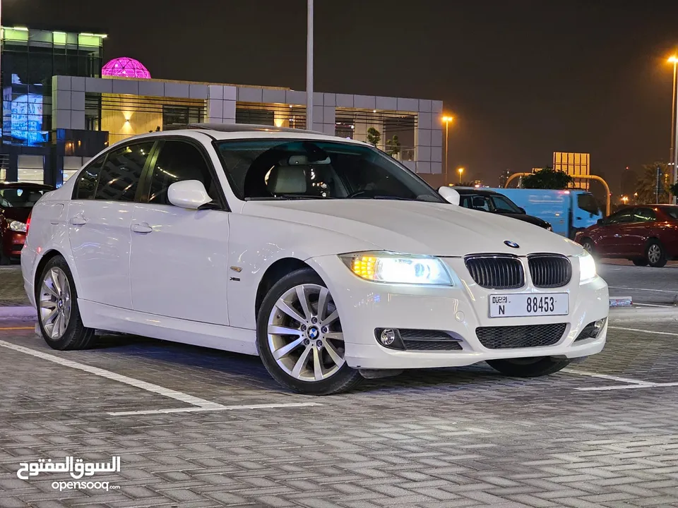 BMW328i2011 فراملABS مثبت سرعة  فتحة سقف مقاعد جلد  مقاعد مدفأة اوامر صوتية بلوتوث