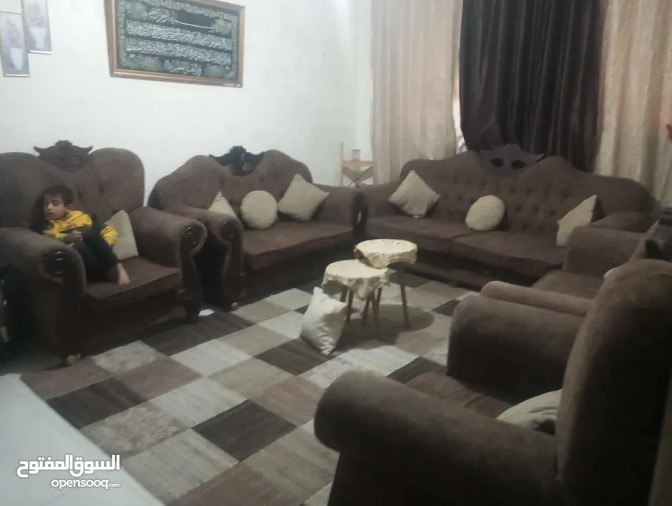 كنب طاولة سفرة