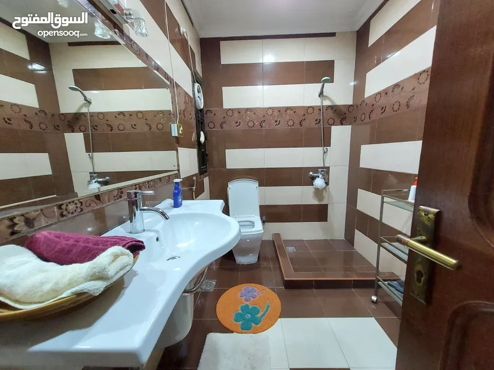 6 Bedrooms Furnished Villa for Rent in Qurum REF:820R