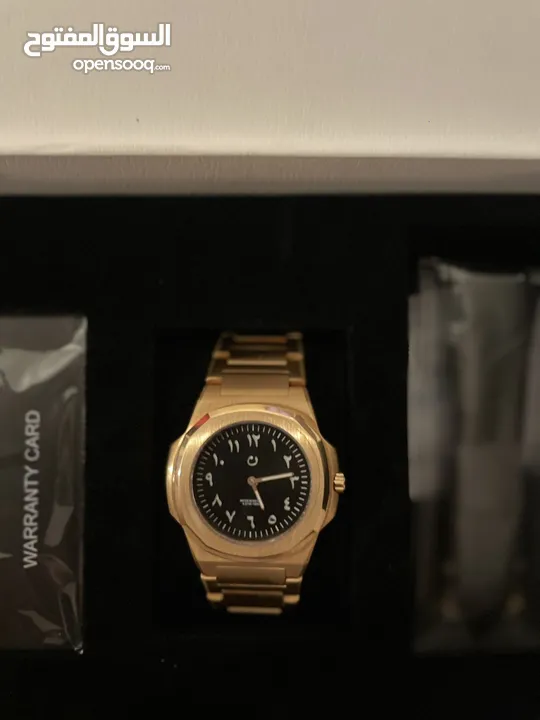 للبيع ساعة يد نون اوفيشال الفاخرة  For sale a luxurious official Noon watch. نسائية ورجالية  Unisex