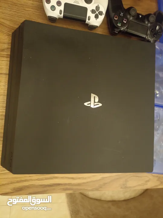 PS4pro بسعر ممتاز