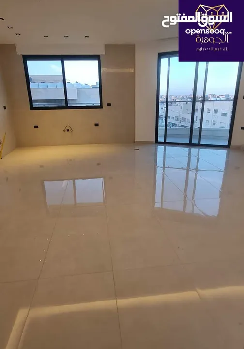 طابق اخير مع روف دوبلكس فاخر لم يسكن لقطه وبسعر مغري جدا عرض خاص أرقى مناطق خلدا وام السماق