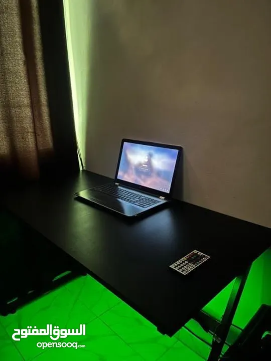 مكتب جيمنج مزود ب اضاءة RGB ملونه مع ريموت تحكم بسعر 38دينار شامل التوصيل لجميع المحافظات  لحقوا عرض