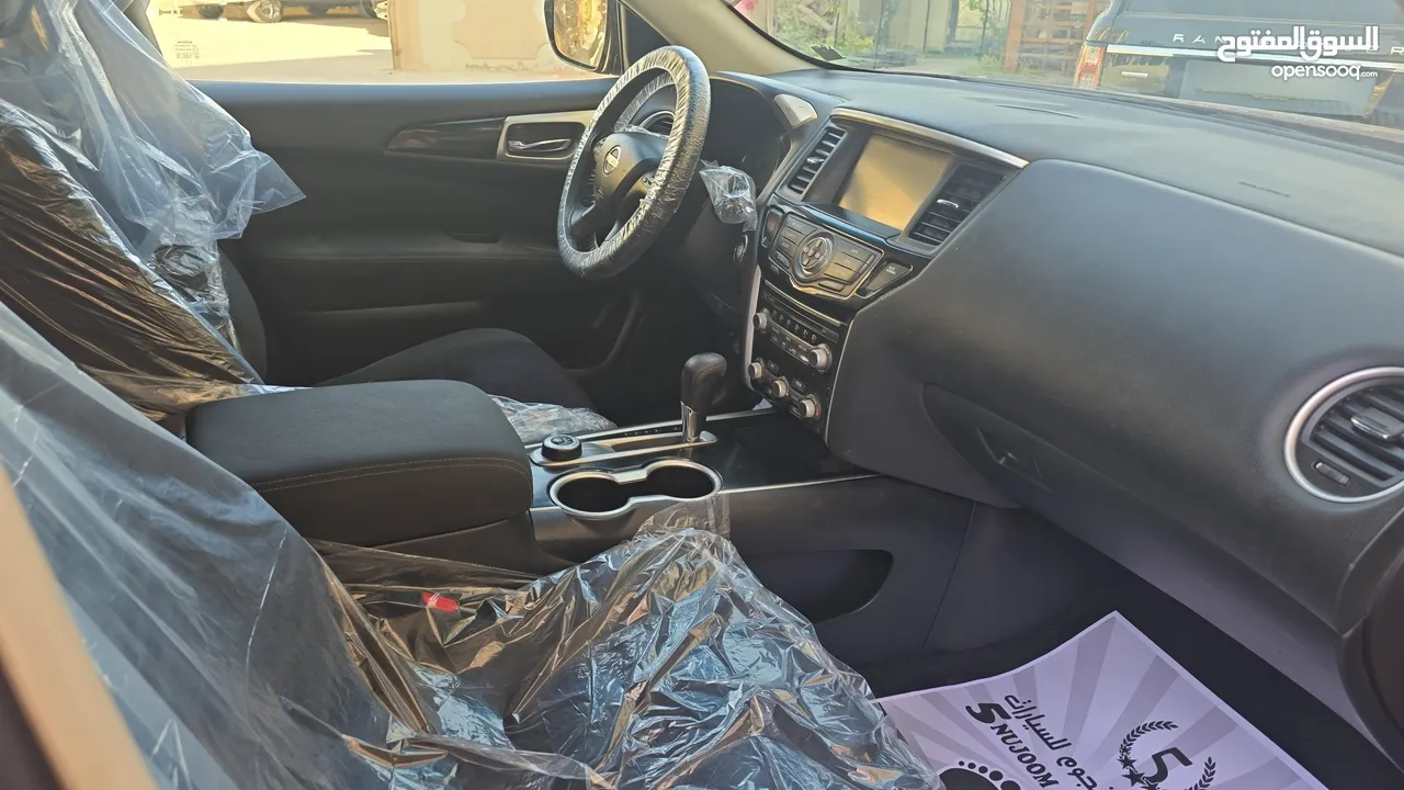 Nissan Pathfinder SV 2017