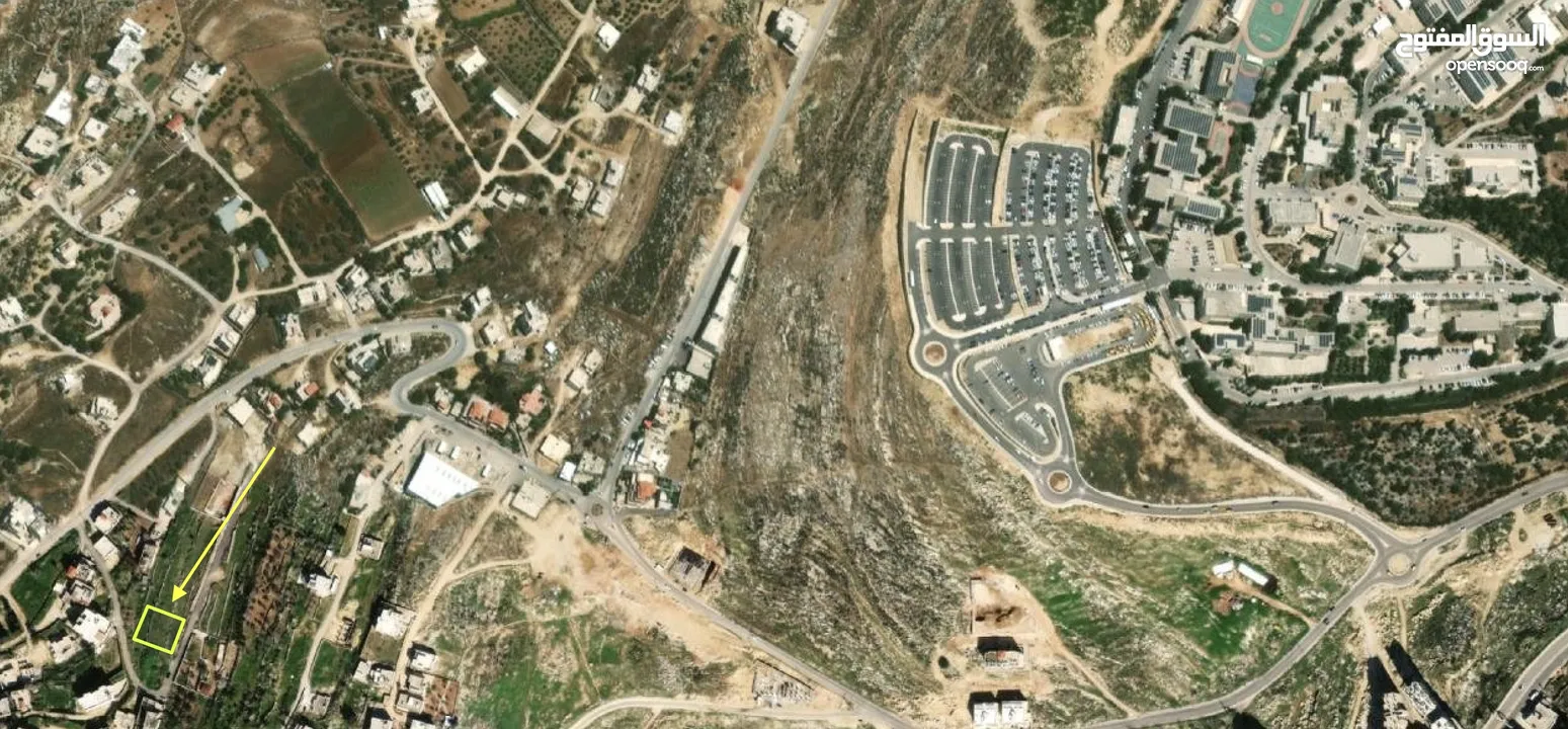 911 meter land for sale in المزرعة القبلية. Five minutes from Beir Zeit University and Lacasa Mall