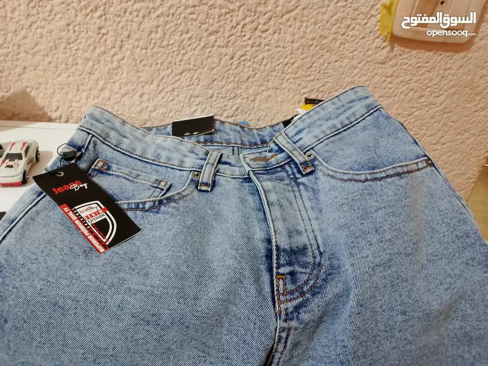 pantallon jeans boy taille :s avec ticket neuf 13-14