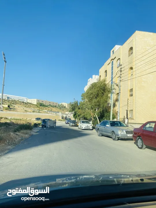 ستوديو مفروش مع حديقه للايجار لطلاب جامعة العلوم التطبيقية