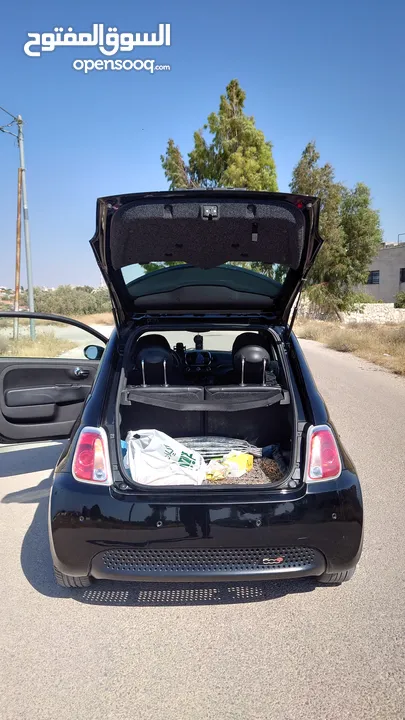 فيات 500e موديل 2017 لون اسود