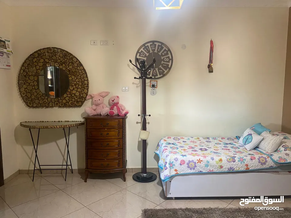 شقة مميزة بإطلالة رائعة سوبر ديلوكس على الشارع الرئيسي. منطقة خلة قيس قريبة جدا على بيت جالا ...