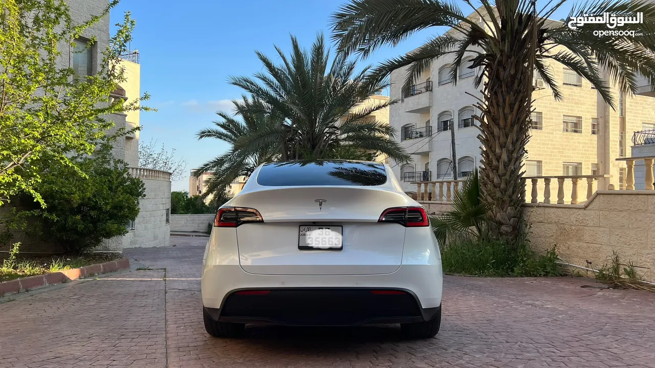 Tesla model Y 2021