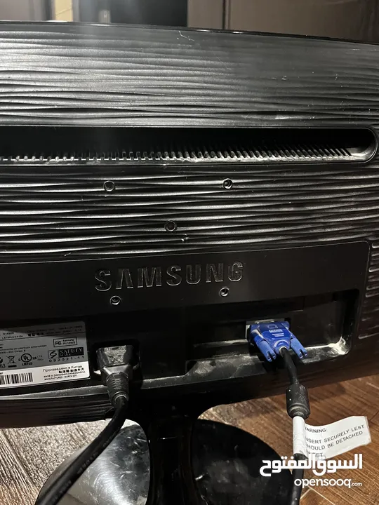 شاشاة  SAMSUNG B1930N 19 INCH مستعمل بحالة جديدة السعر قابل للتفاوض المزيد من المعلومات في الوصف