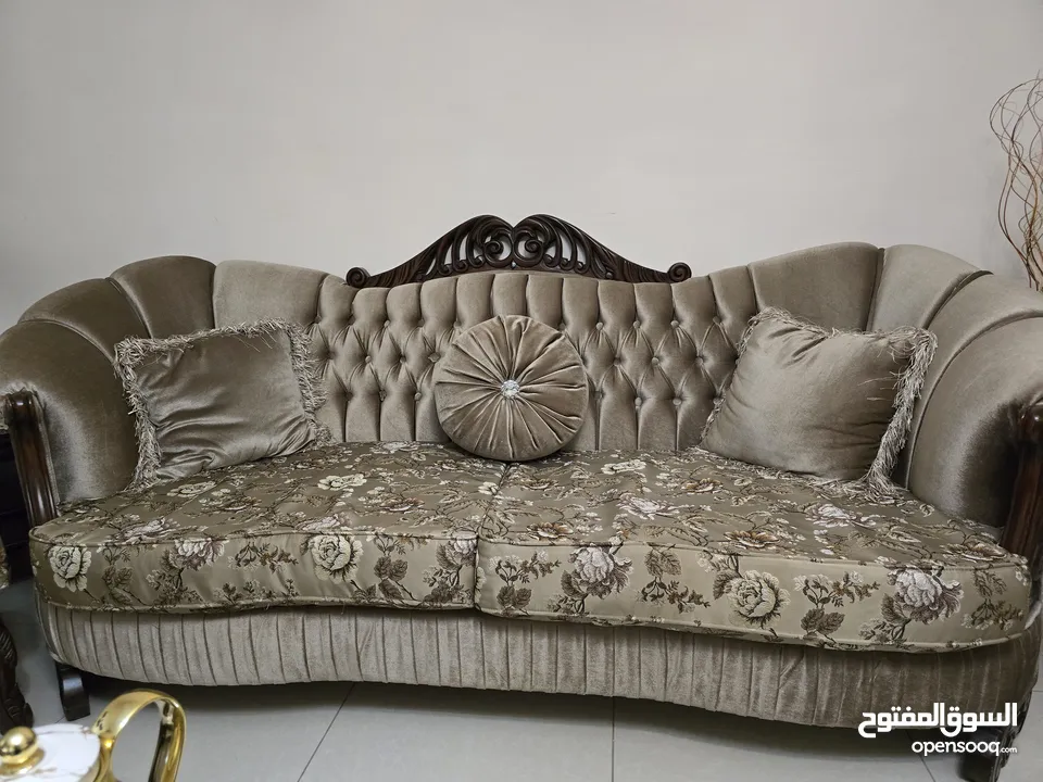 طقم غرفة ضيوف مع برداية