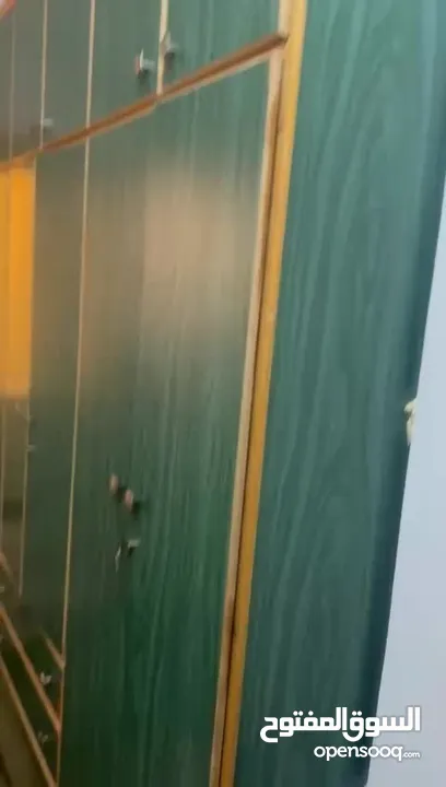 غرفة نوم خشب  نظيف وثقيل