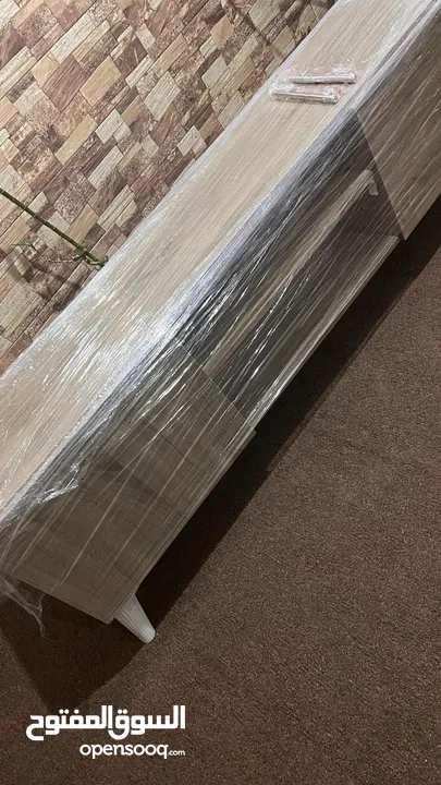 طاولة تلفاز