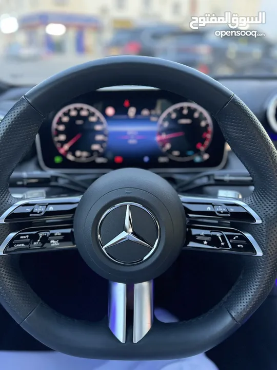 مرسيدس  C300 AMG ، كيمرات 360 ,بانوراما ،  قطعت مسافة 8 الف كم  فقط ، رقم 1 , فل مواصفات  بسعر ممتاز