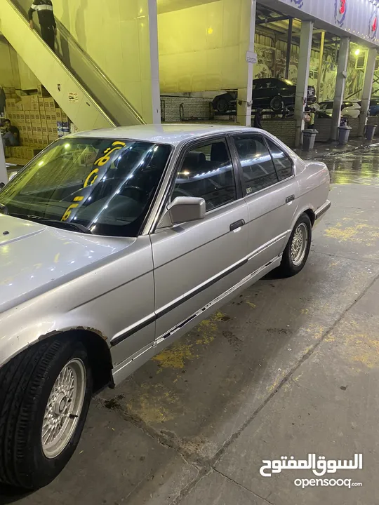 BMW موديل 1990