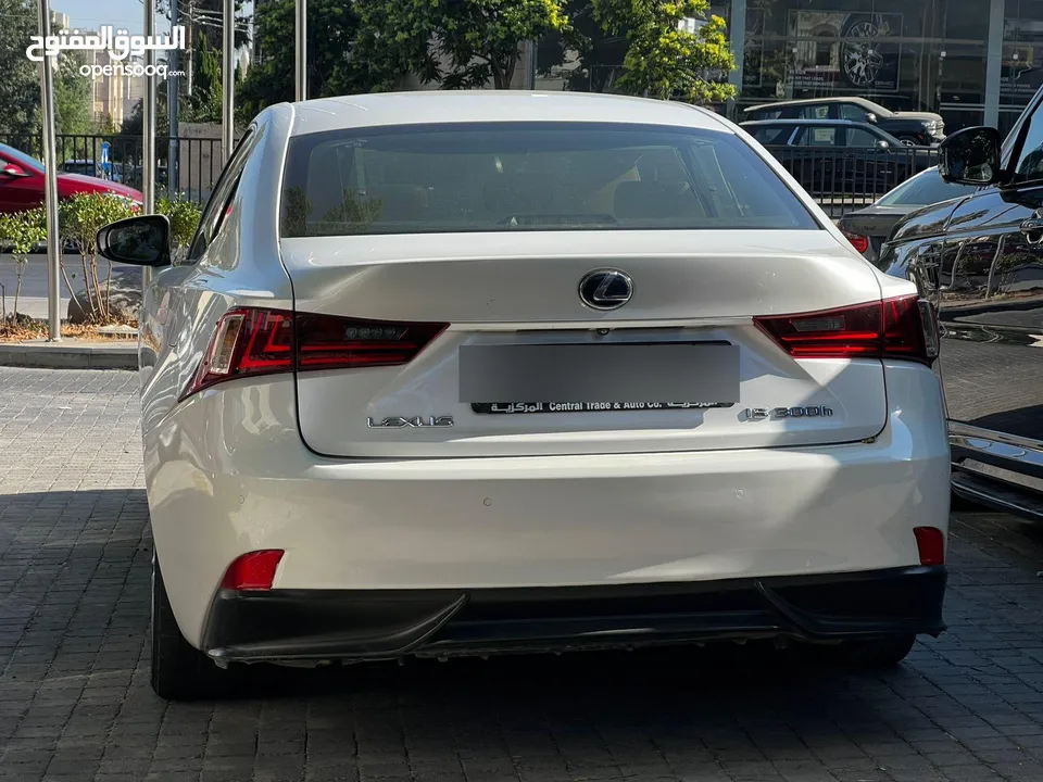 لكزس Lexus IS300h 2016