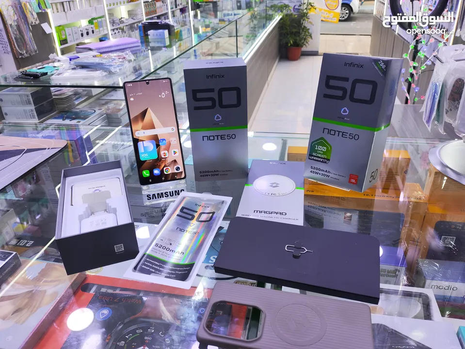 مستعمل يومين NOTE 50 جيجا 256 رام 16 معها كامل اغراضها الاصلية تيتانيوم لون متوفر توصيل