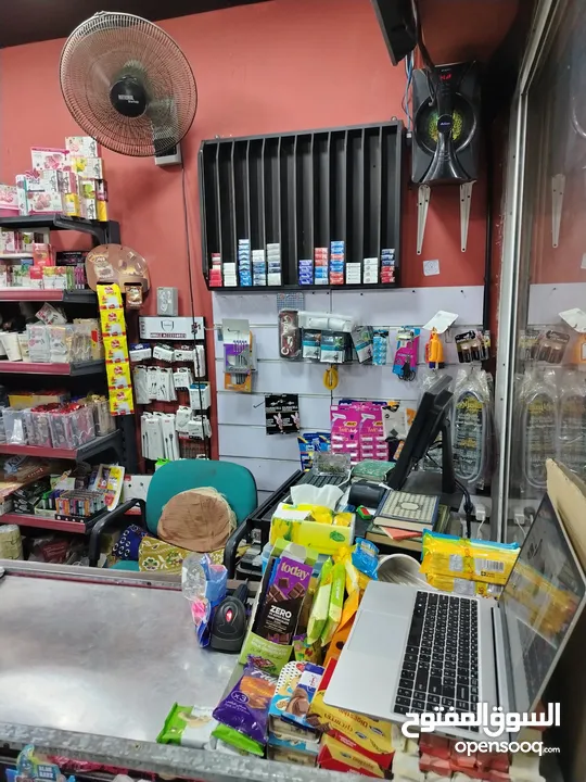 سوبر ماركت للبيع الجبيهه حي الريان مع البضاعة
