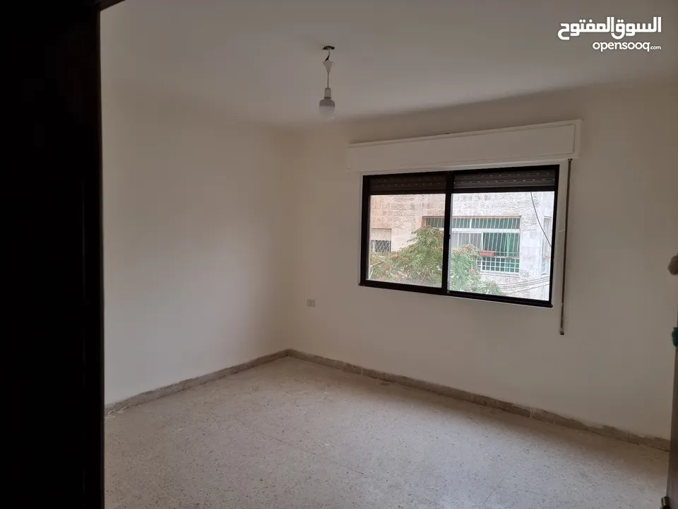 شقه طابق ثالث للبيع من المالك مباشره