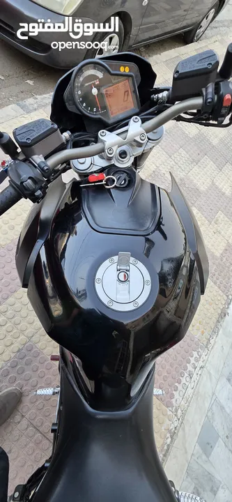 دراجة ابريليا 750 cc بحالة ممتازة 2016 ماشية 24000 فقط مالك ثاني صيانة دورية في الشركة 3200 دينار