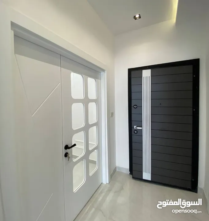 اخر شقه طابق ارضي تشطيبات الفندقية في حي الصحابة منطقة فلل