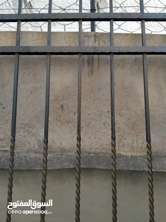 شبك حماية حربات حديد ثقيل مستعمل  خفيف  زي الجديد