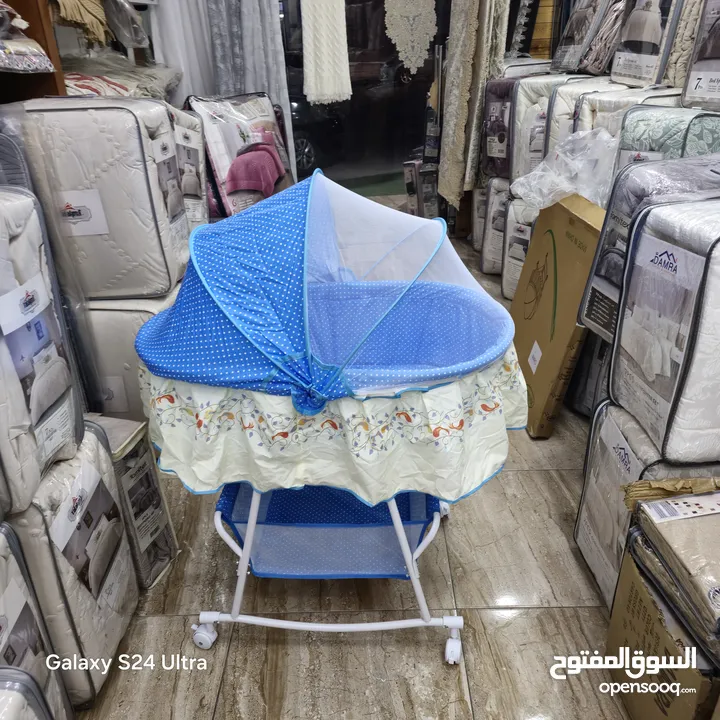 سرير اطفال هزاز