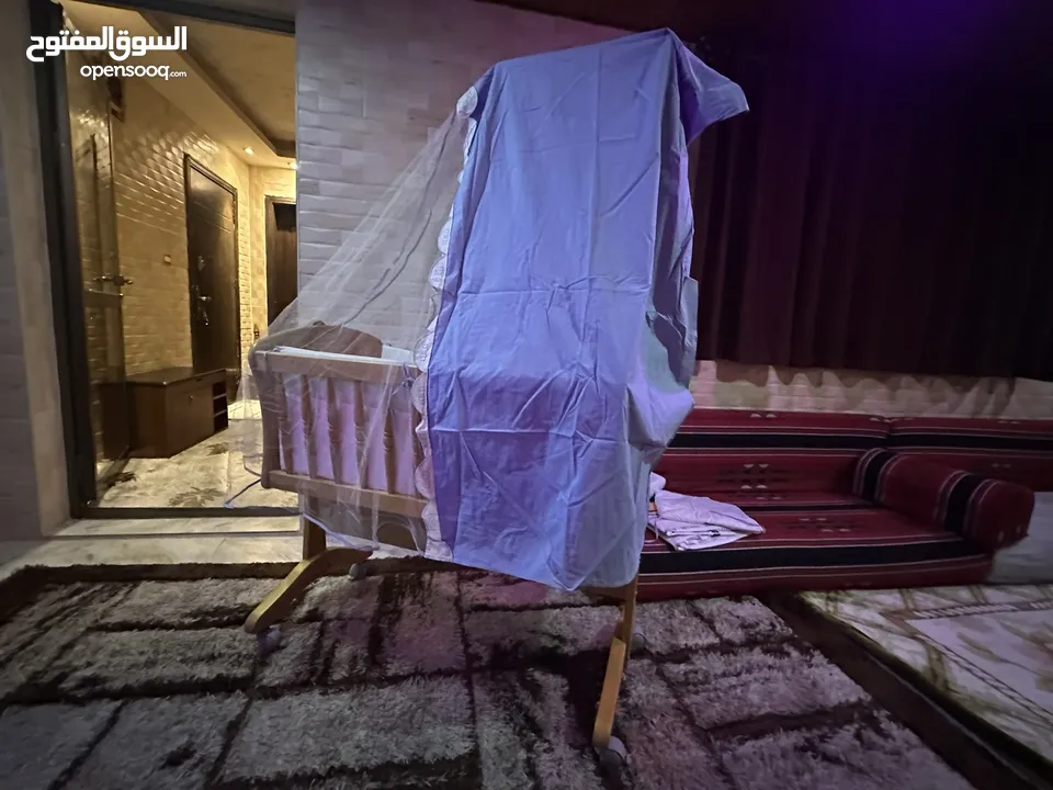 تخت بيبي خشب زان اصلي وارد تركيا استعمال بسيط جداً. بحاله الوكاله