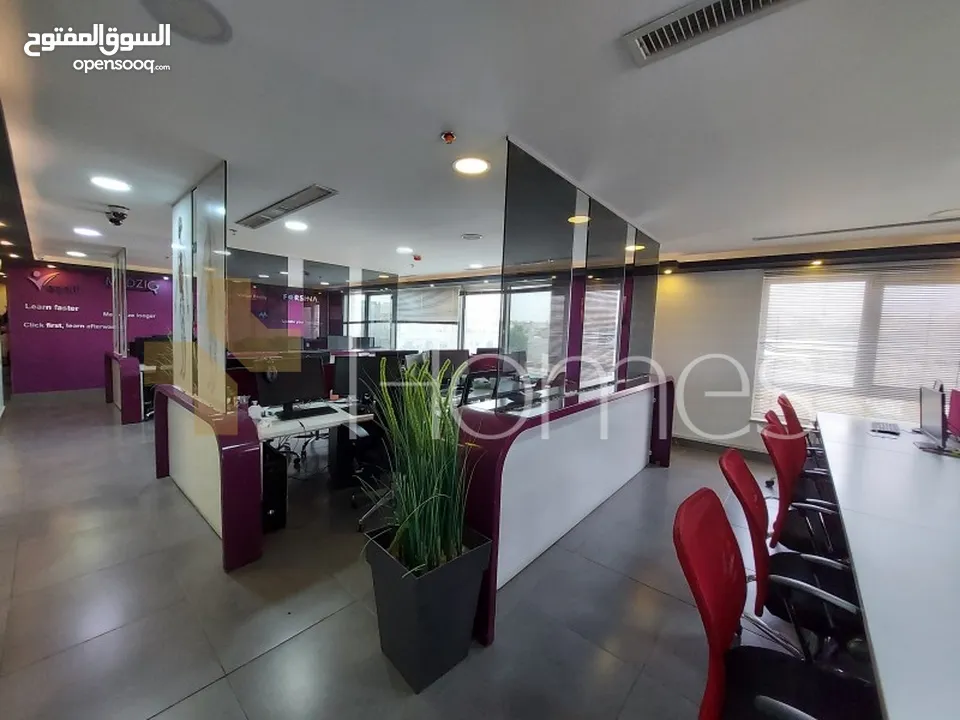 مكتب مؤجر بدخل جيد و مجمع مخدوم في ضاحية الامير راشد , بمساحة 200م.