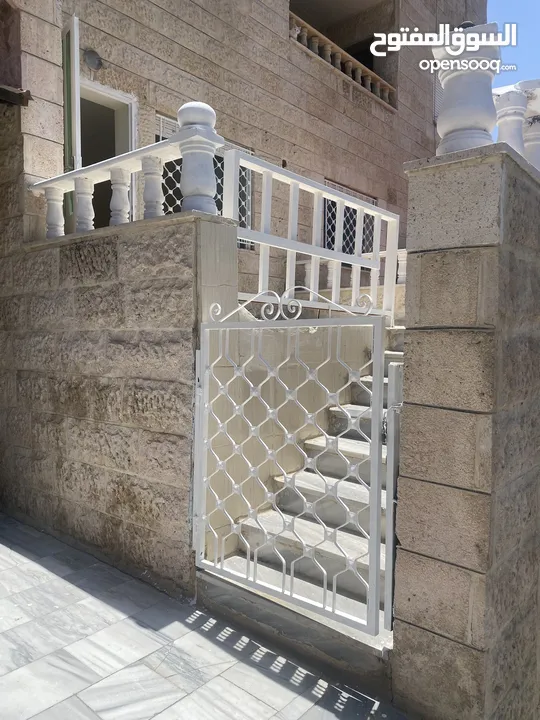 شقة طابق ارضي للبيع