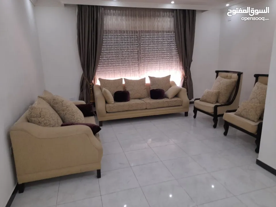 شقة فاخرة ومميزة للبيع