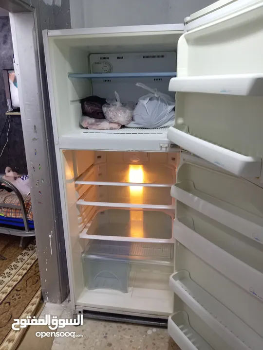 ثلاجة نوع بيكو 24 قدم تب نضافه بحاله ممتازه ما شاء الله بسعر مناسب