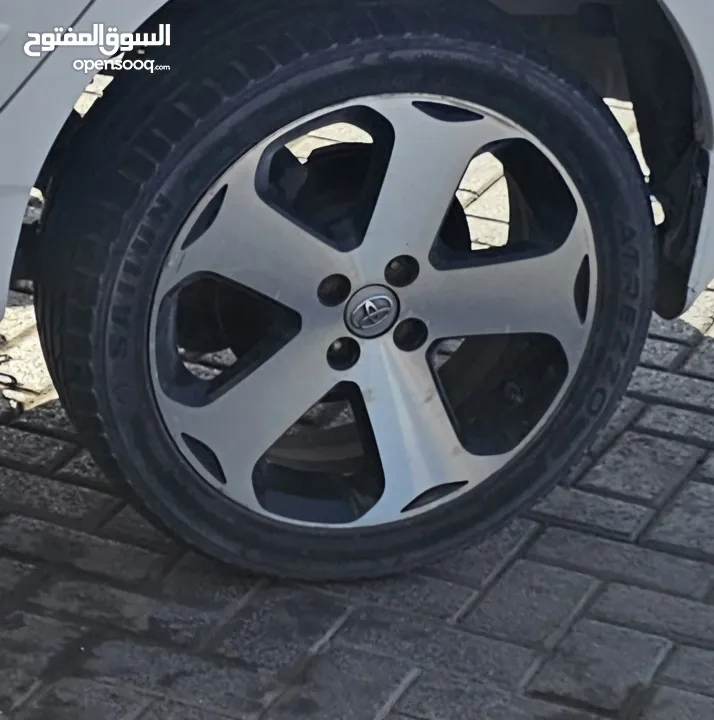 4 (17-inch) rim with tire for sale , price 40 bhd