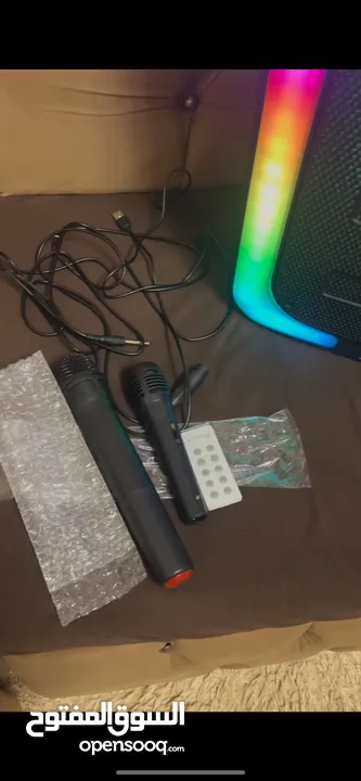سماعة حفلات BT Speaker .. 15 inch  لا سلكية .. جديدة جدا استعمال مرة واحدة فقط . التواصل عبر الواتس