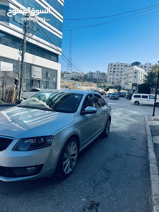 سكودا اوكتافيا ديزل 2000 اوتوماتيك ليد امامي ليد خلفي موديل 2018/17 اصل برايفيت