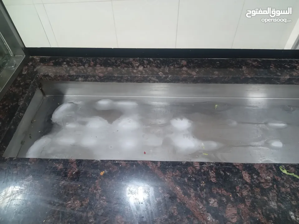 عدة مطعم للبيع مستعملة بحالة ممتازة جدا  البيع بداعي السفر..................................