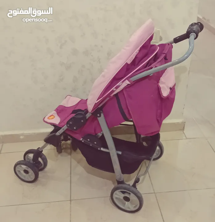 عرباي ماركة juniors  صناعة اوروربيه ممتازه جدااا فيها خاصيه النوم للطفل استخدام خفيف