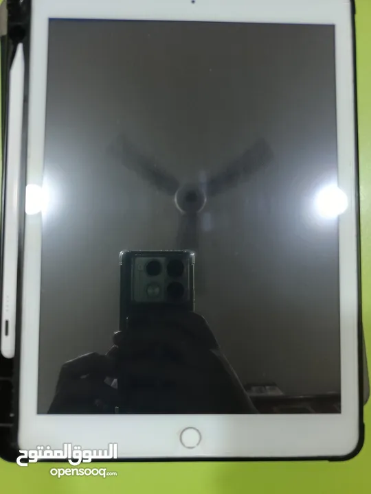 آيباد جيل ثامن للبيع iPad 8 بمساحه 128 جيجا باقل سعر ،للبيع فقط