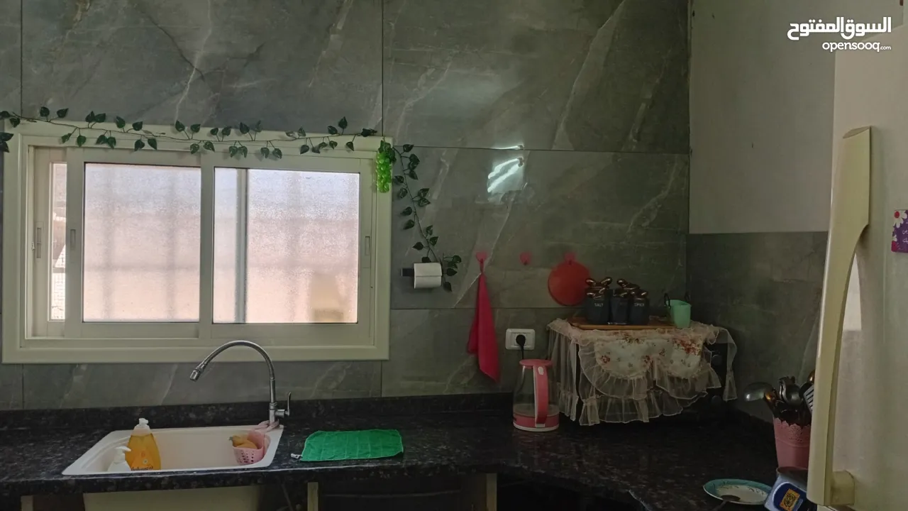 منزل مع حواصل مع ارض مستقل للبيع بناء جديد