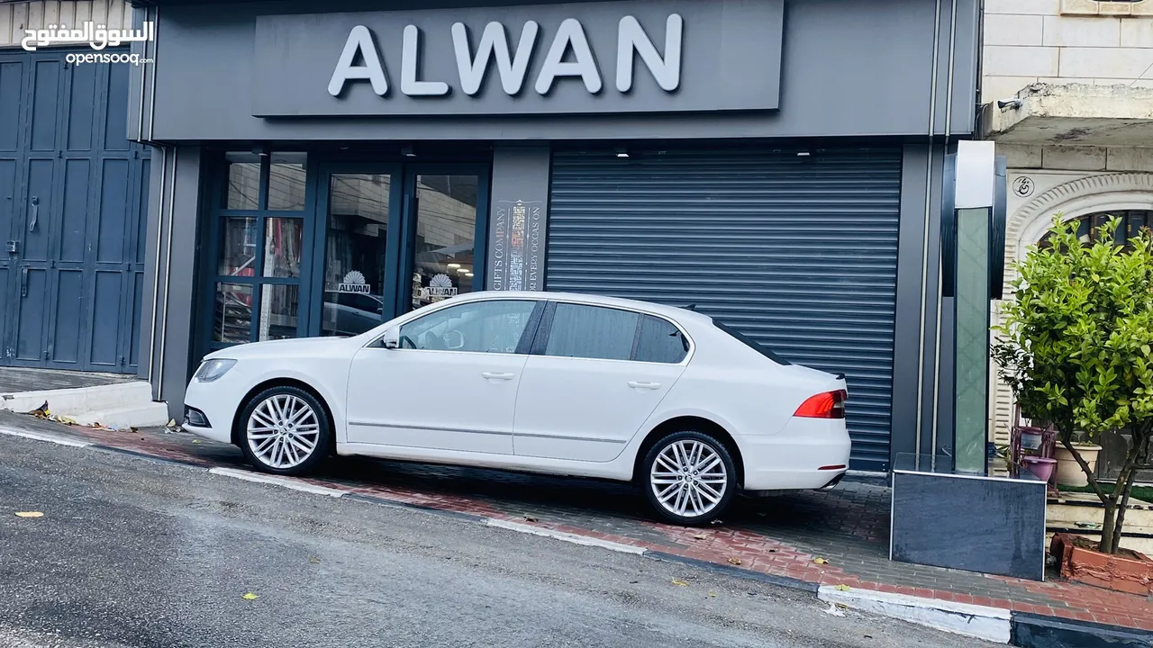 سكودا سوبيرب ديزل 2014 فل اضافات مع فتحه دهان الشركة موجوده في الخليل للبيع أو البدل