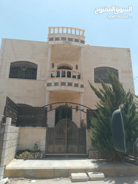 منزل طابقين مستقل, للبيع كاش  في  صالحية العابد - ماركا الجنوبية - ذات اطلاله جميلة و نسيم معتدل